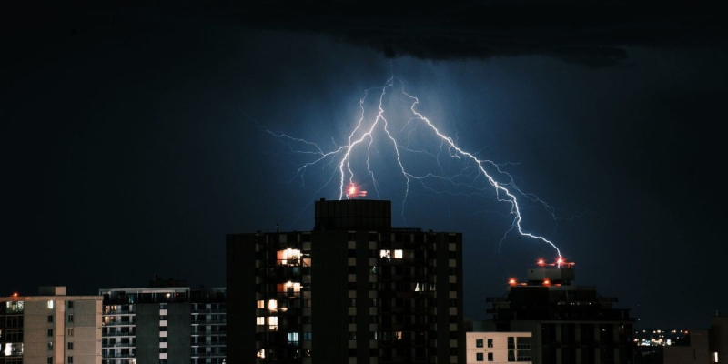 Como funciona um sistema de para-raios e quando ele deve ser revisado